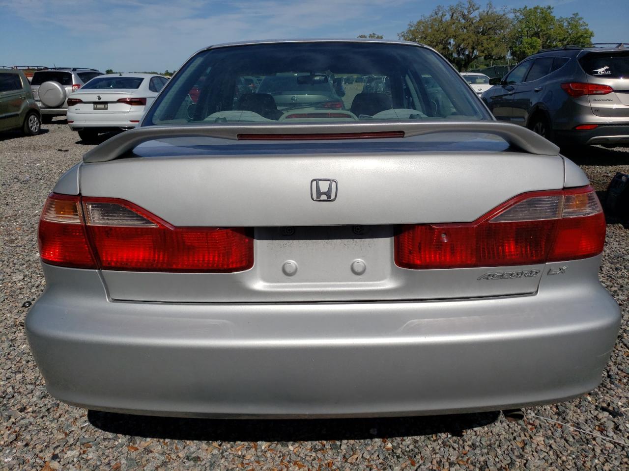 1HGCG5649YA030976 2000 Honda Accord Lx 1HGCG5649YA030976 2000 Honda Accord Lx