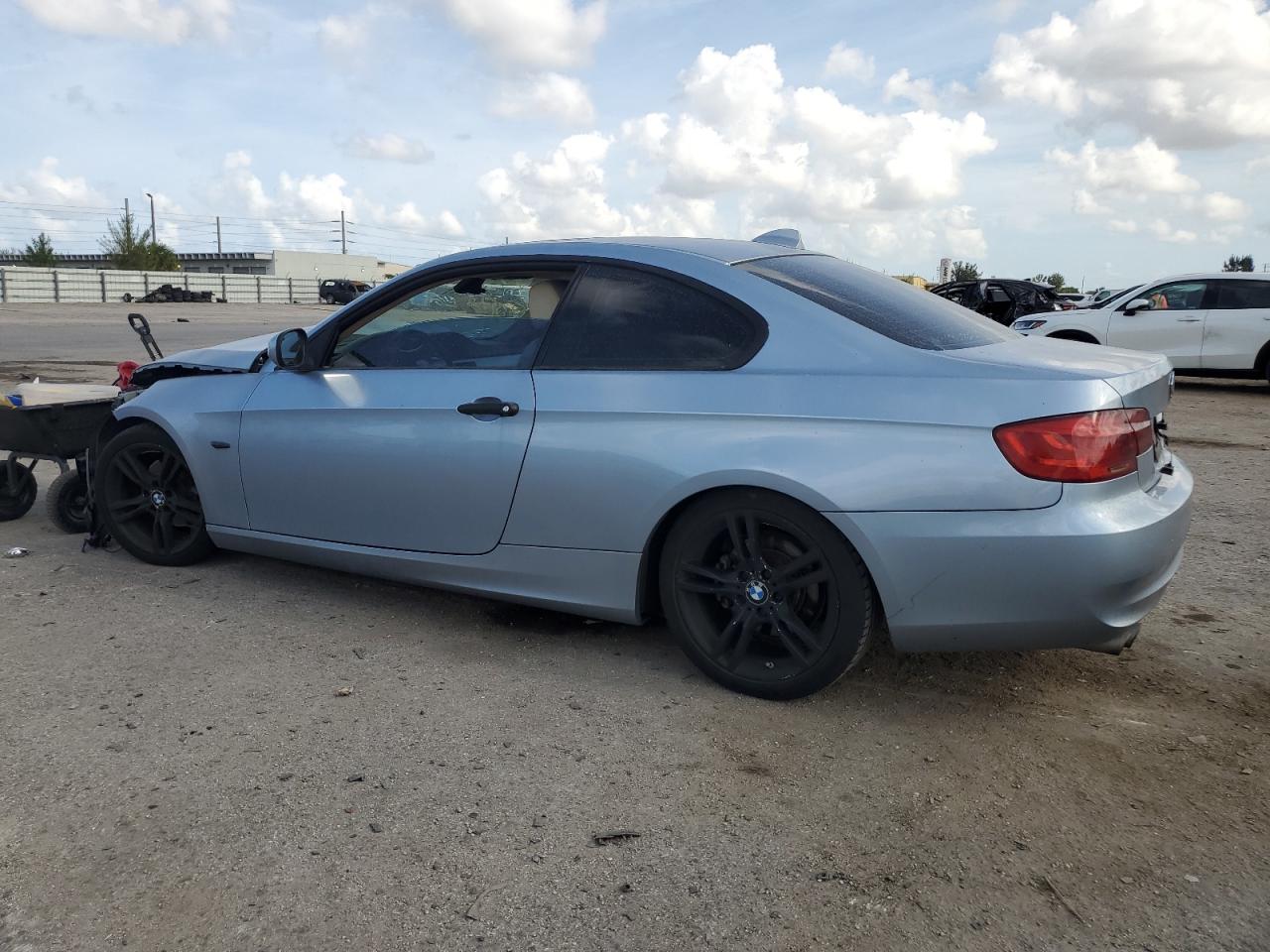 WBAKE3C50BE444405 2011 BMW 328 I