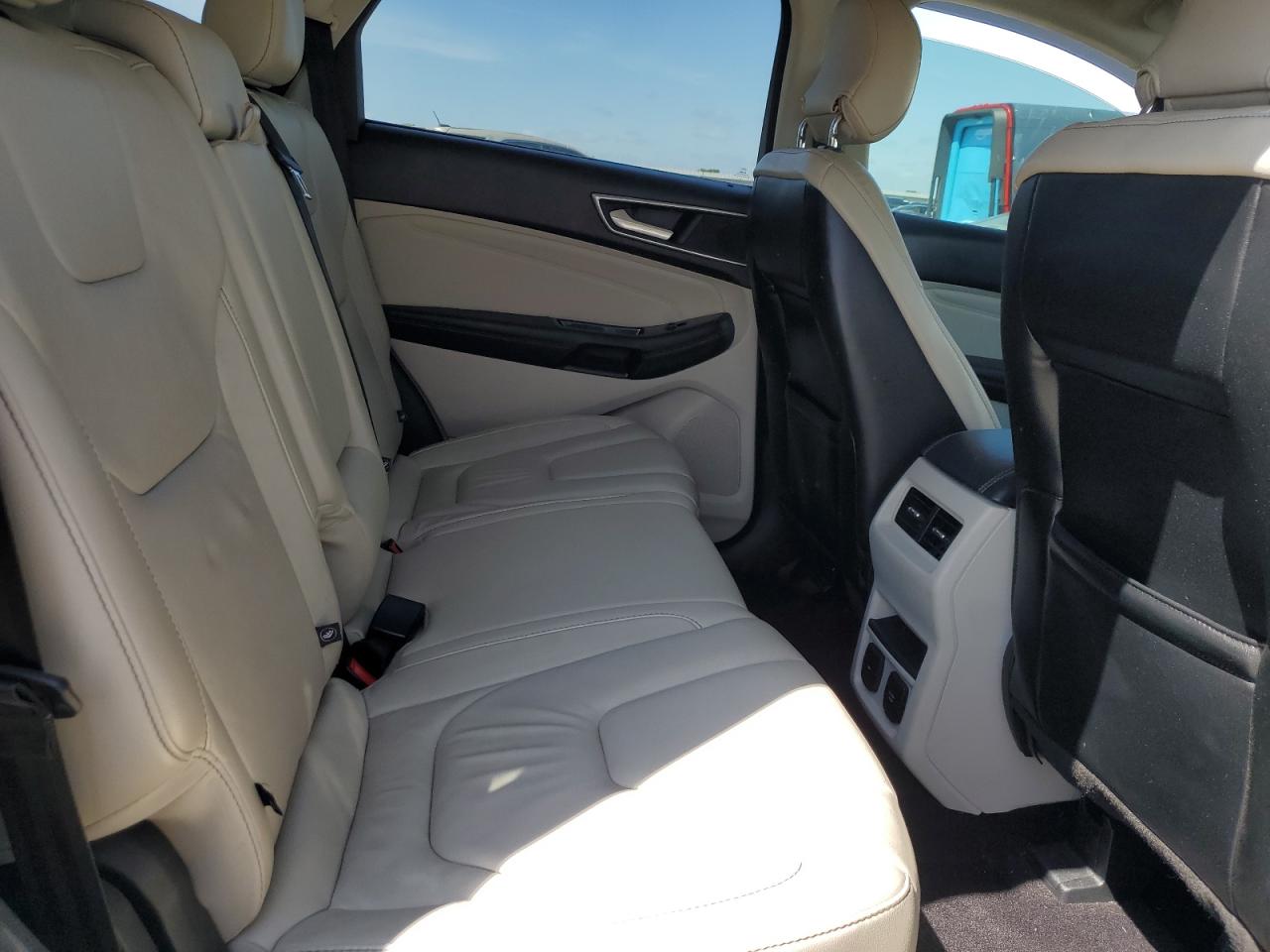 2FMTK3K84FBC41882 2015 Ford Edge Titanium