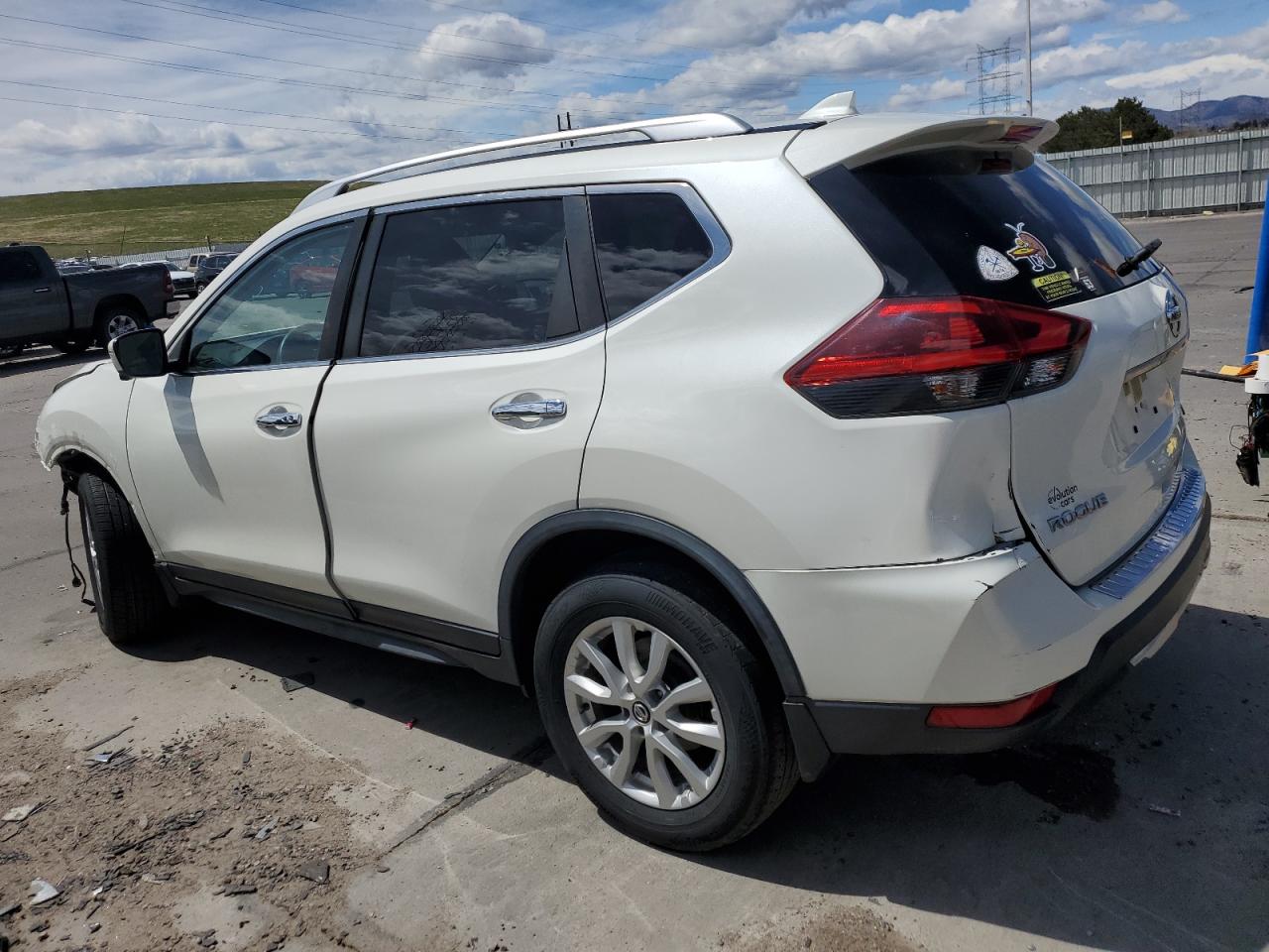 JN8AT2MV4JW308370 2018 Nissan Rogue S