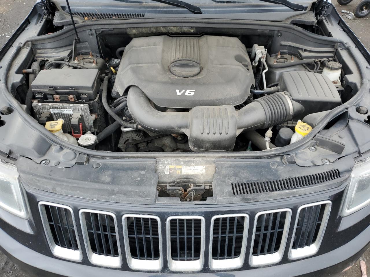 1C4RJFAG8FC215216 2015 Jeep Grand Cherokee Laredo