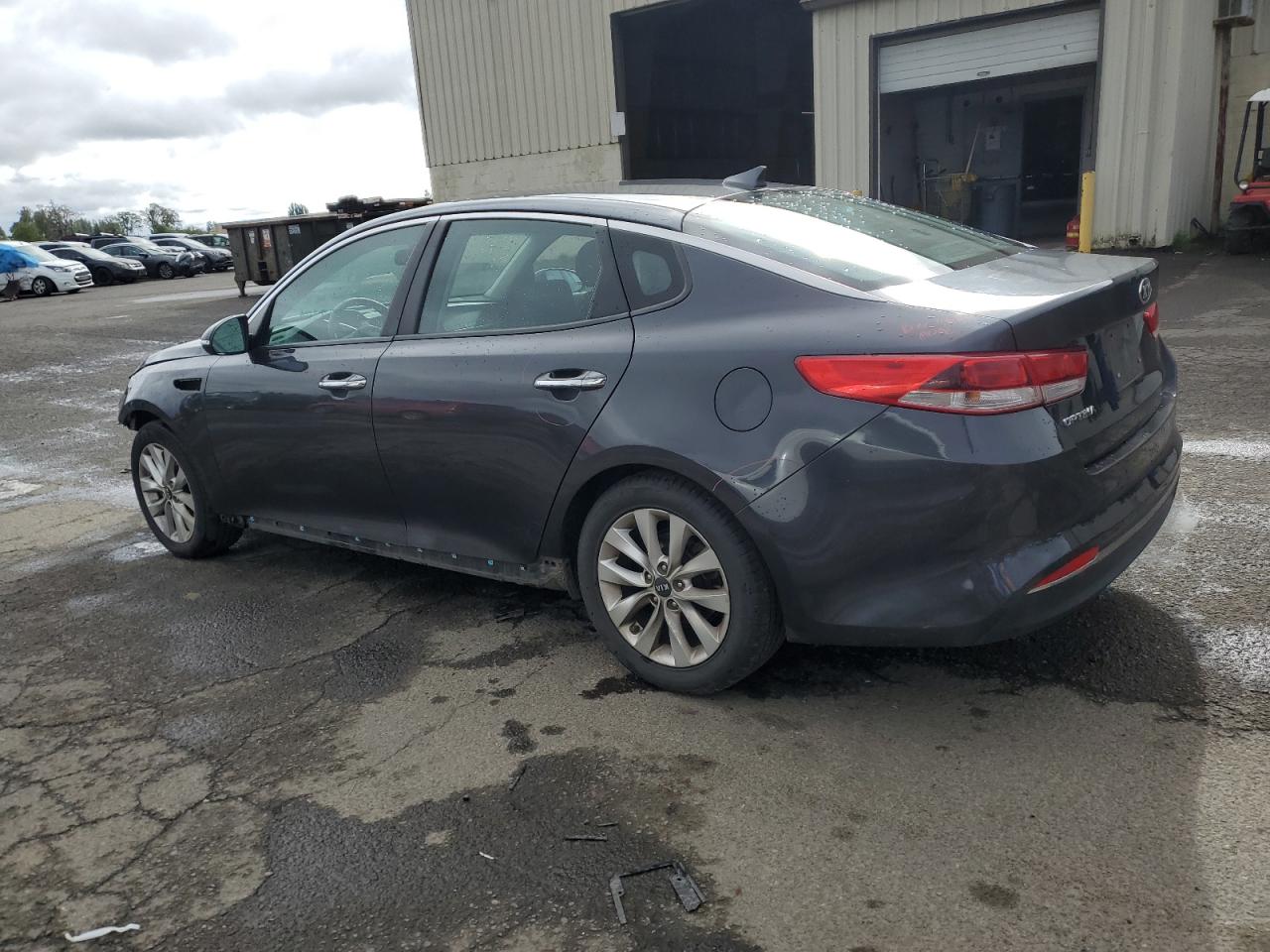 2017 Kia Optima Lx vin: 5XXGT4L31HG141155