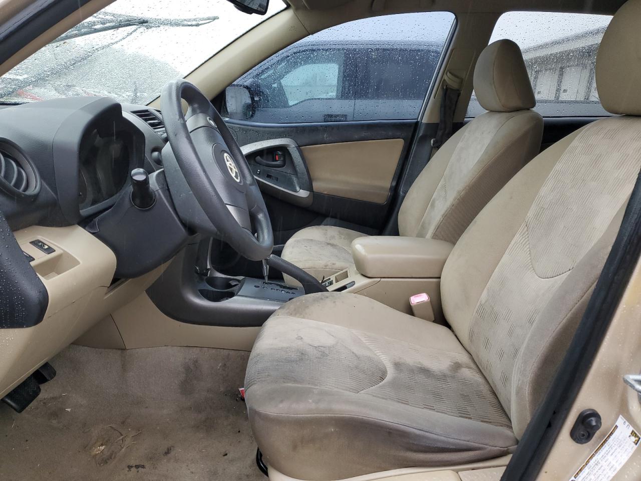 JTMKF4DV1A5030813 2010 Toyota Rav4