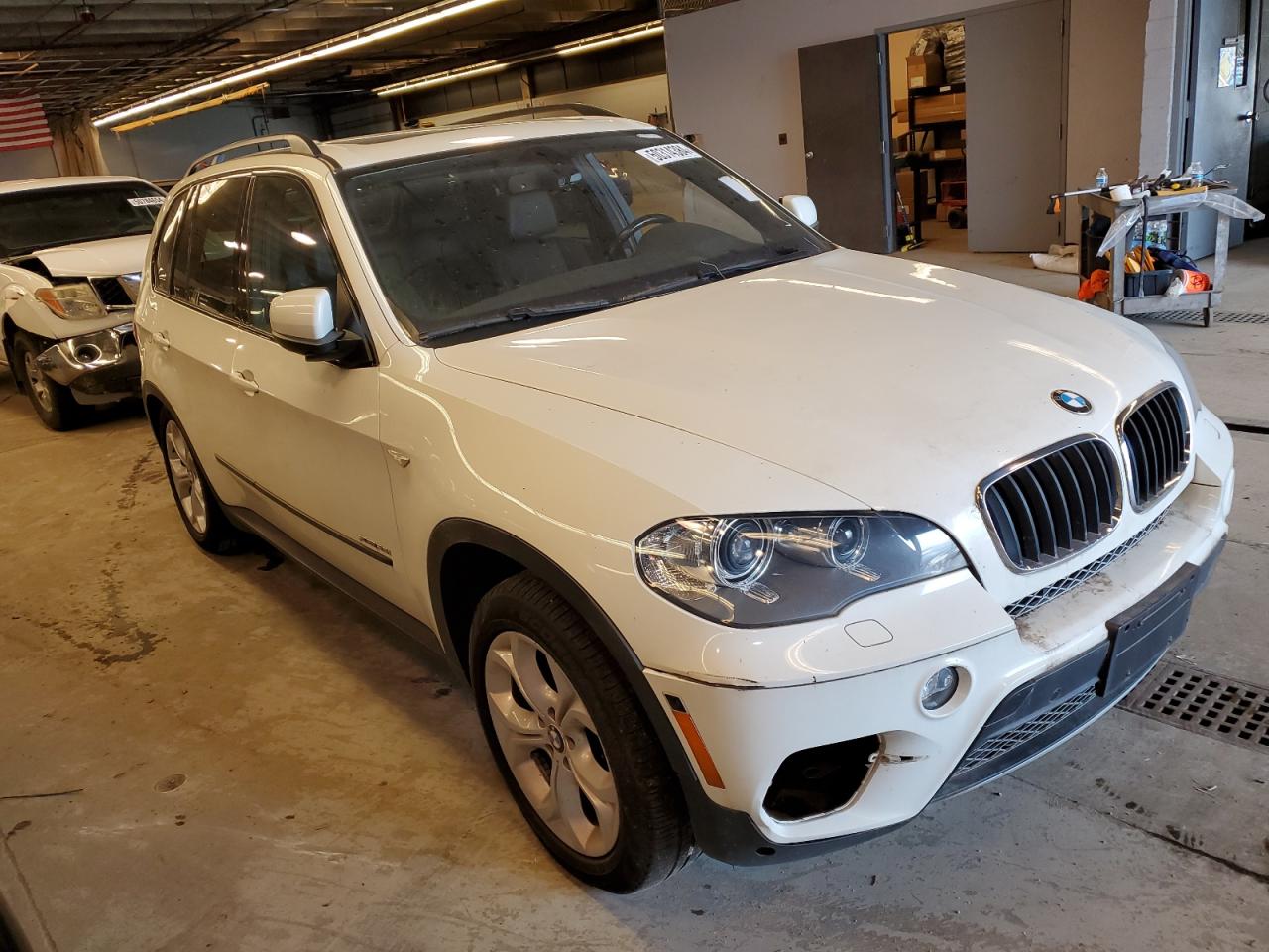 2013 BMW X5 xDrive35I vin: 5UXZV4C57DL993877