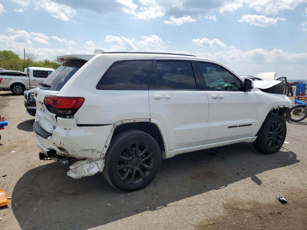 1C4RJFAG8HC767821 2017 Jeep Grand Cherokee Laredo