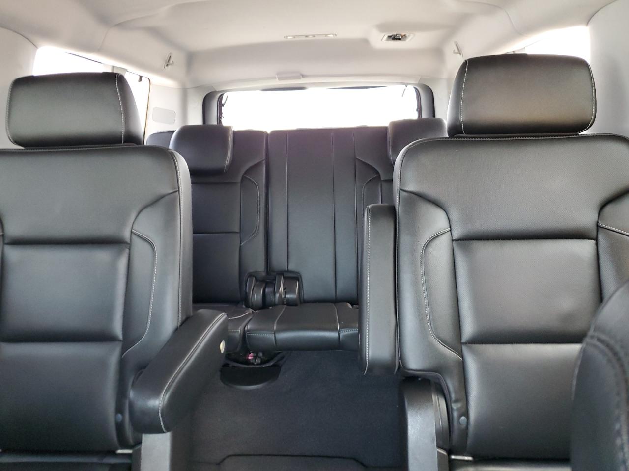 2019 Chevrolet Suburban K1500 Premier vin: 1GNSKJKC0KR348189