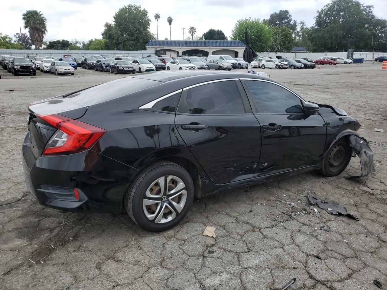 2HGFC2F58GH519255 2016 Honda Civic Lx