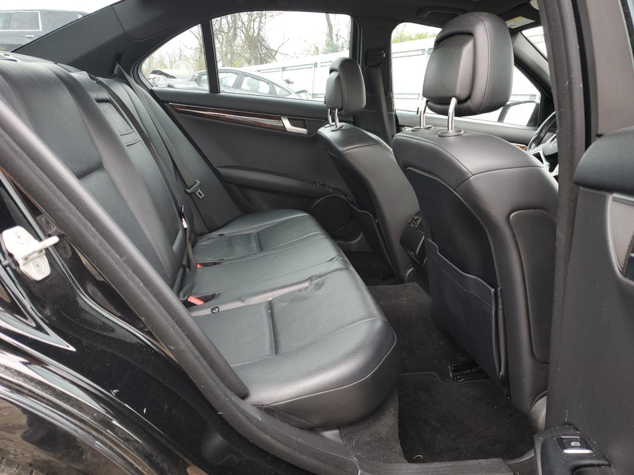 WDDGF8AB6EA924879 2014 Mercedes-Benz C 300 4Matic