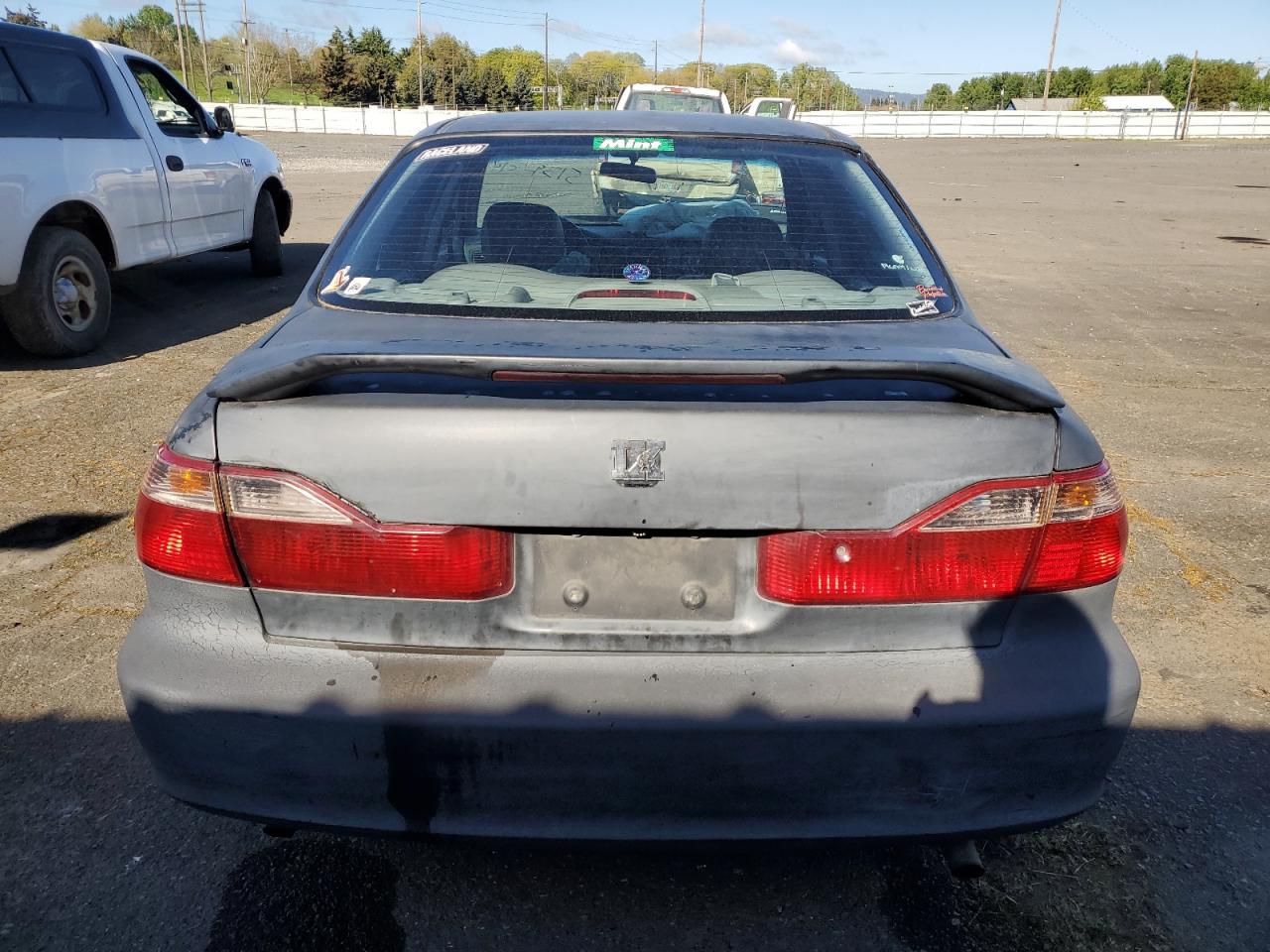 1HGCG1657YA051438 2000 Honda Accord Ex