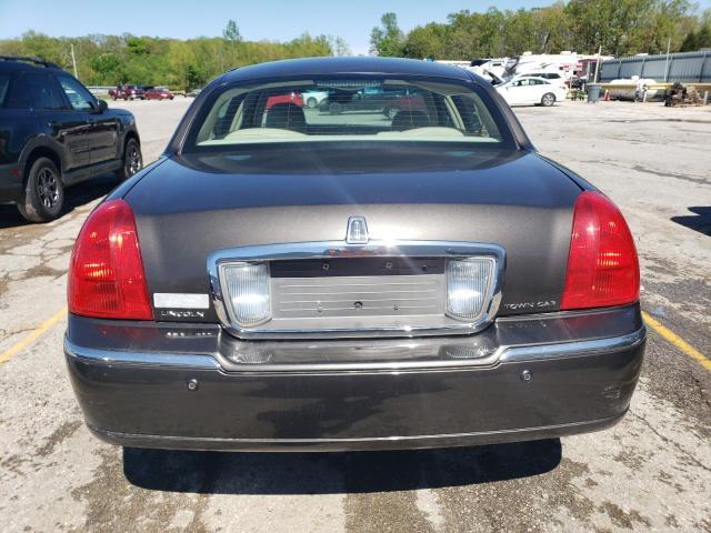 2005 Lincoln Town Car Signature Limited VIN: 1LNHM82W15Y643999 Lot: 52847594