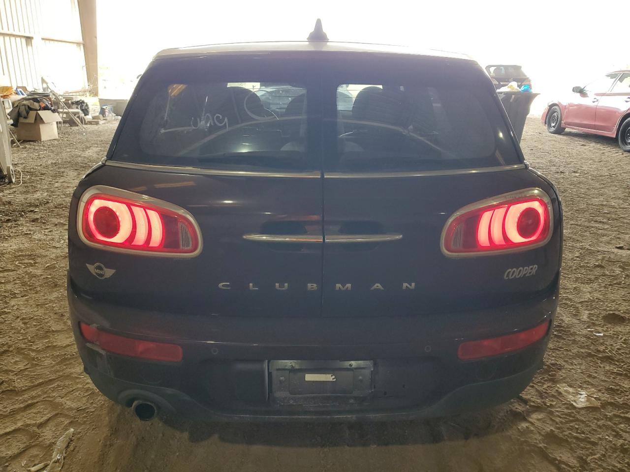 2016 Mini Cooper Clubman vin: WMWLN5C56G2B34819