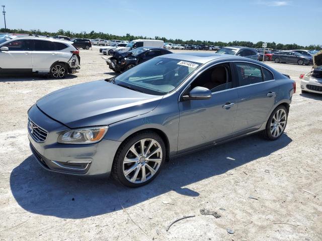 Lot #2469102057 2017 VOLVO S60 PREMIE salvage car