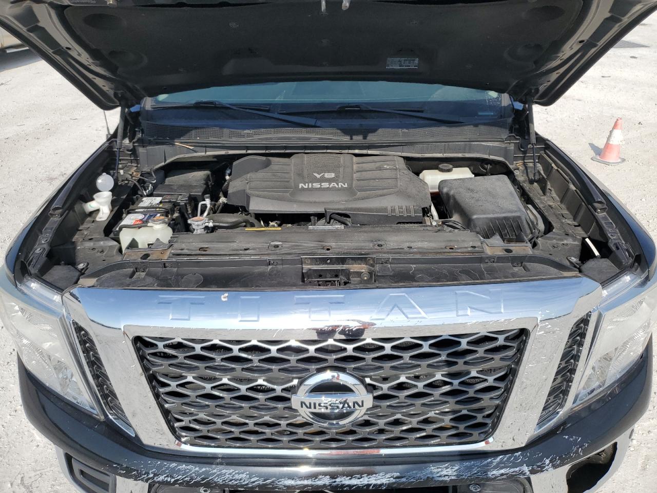 1N6AA1E67JN524042 2018 Nissan Titan Sv