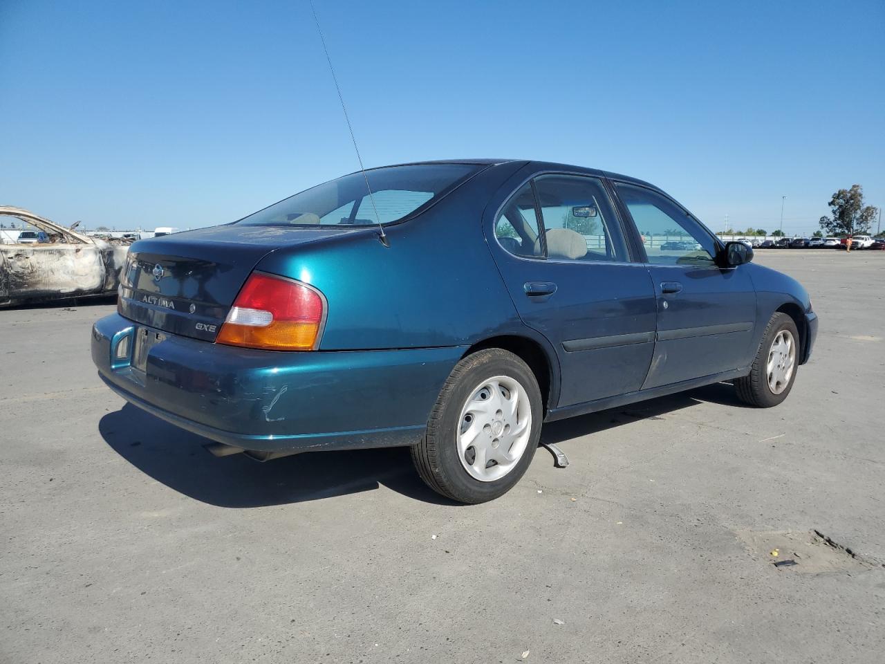 1N4DL01D2XC101386 1999 Nissan Altima Xe