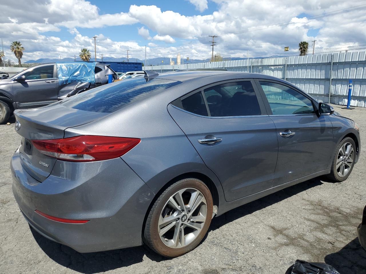 2017 Hyundai Elantra Se vin: KMHD84LF4HU185963