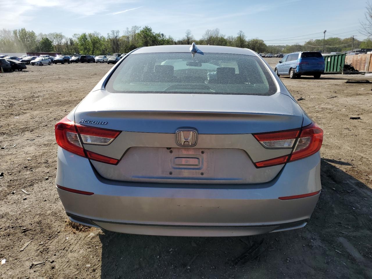 2018 Honda Accord Lx vin: 1HGCV1F13JA109439