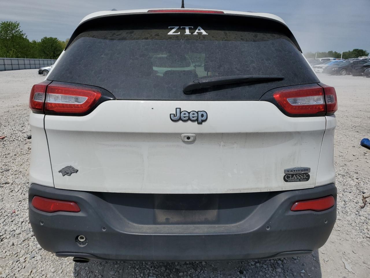 1C4PJLCB4GW332122 2016 Jeep Cherokee Latitude