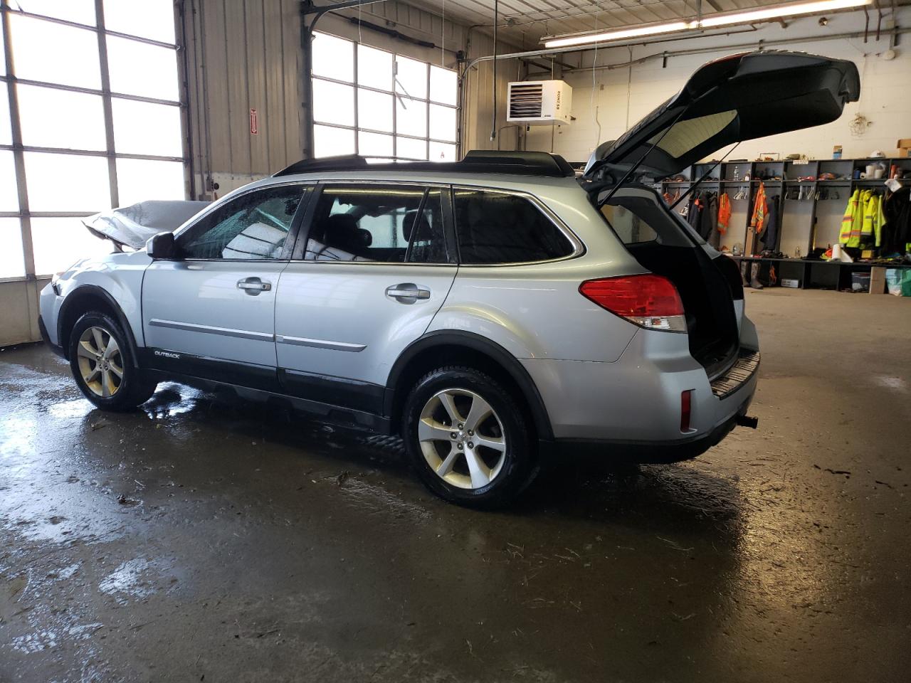 2014 Subaru Outback 3.6R Limited vin: 4S4BRDLC3E2271248