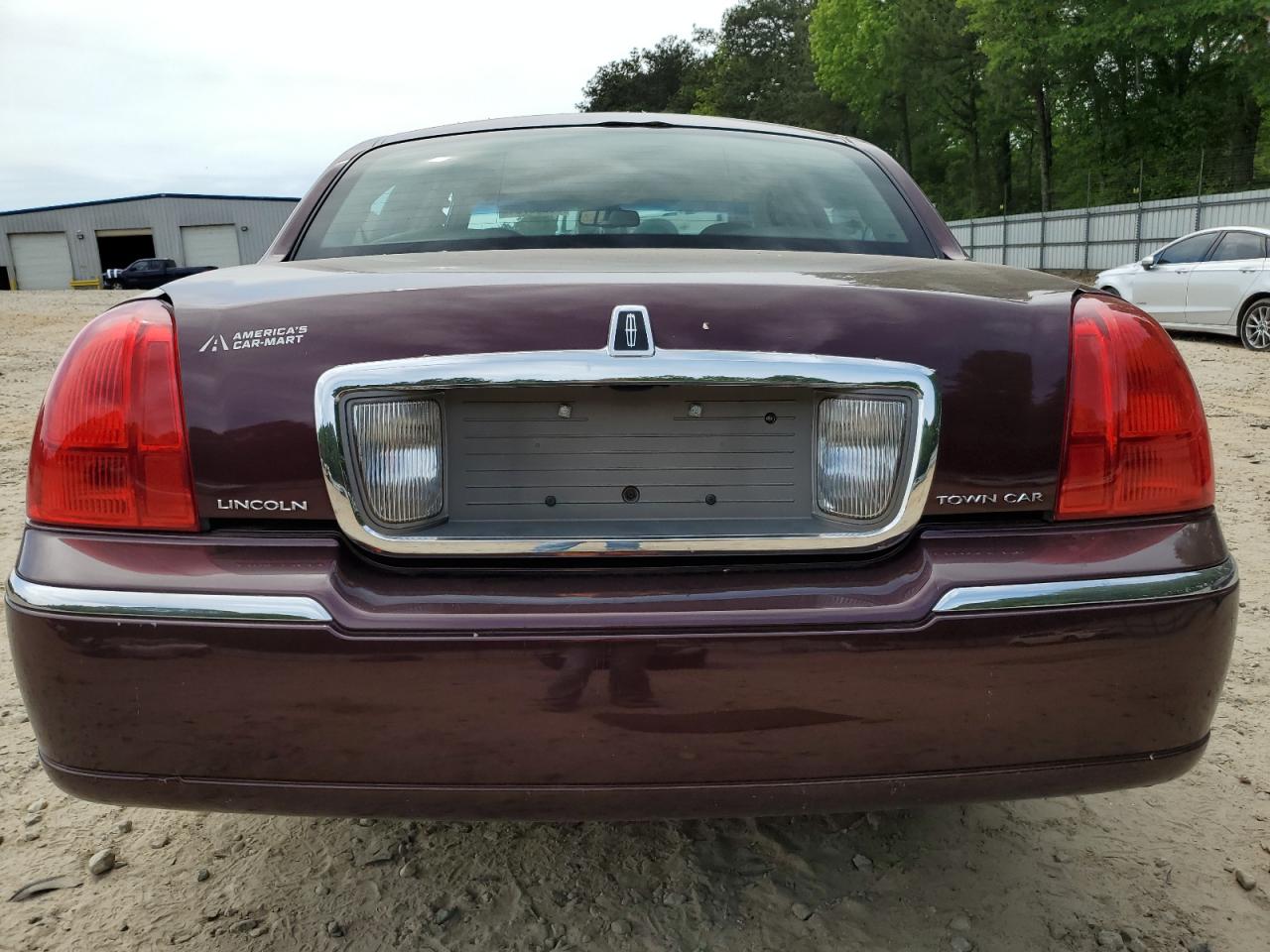 2LNBL8CV4AX605871 2010 Lincoln Town Car Signature Limited