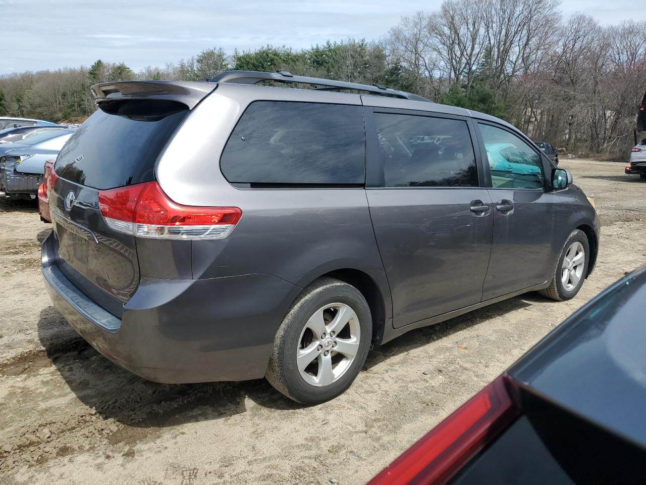 5TDKK3DCXBS174523 2011 Toyota Sienna Le