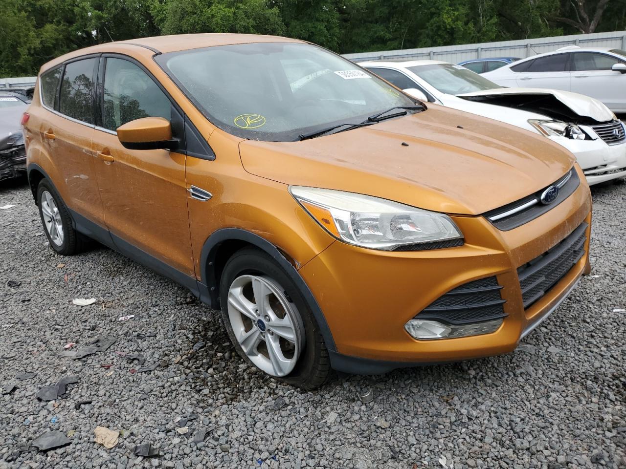 1FMCU0G79GUB24822 2016 Ford Escape Se