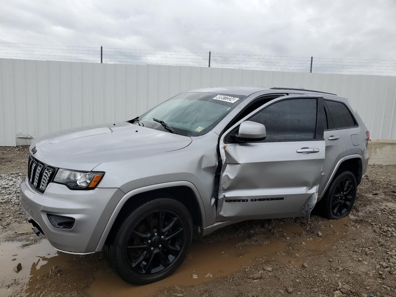 1C4RJFAG5JC475405 2018 Jeep Grand Cherokee Laredo