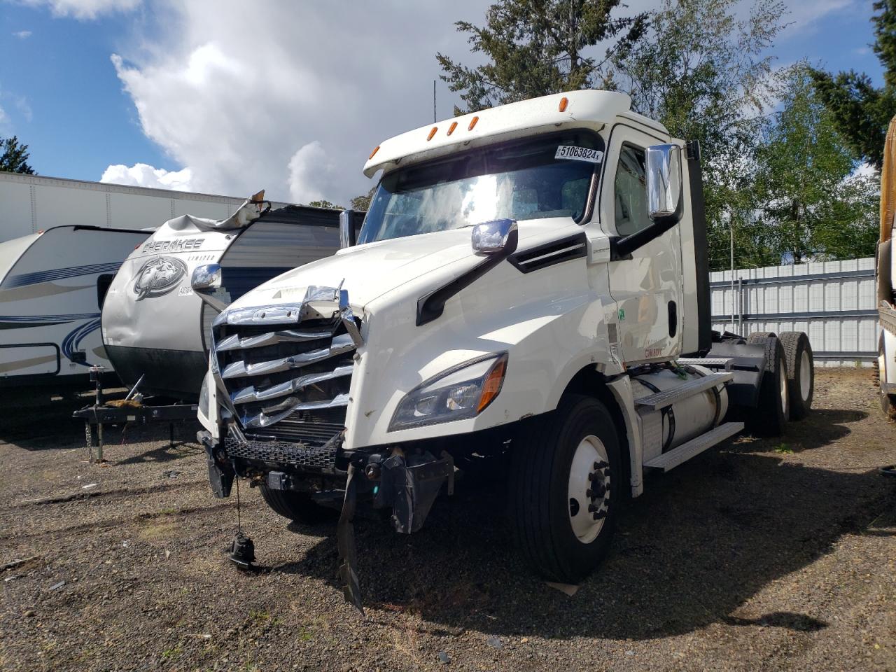 Lot #2990671680 2020 FREIGHTLINER CASCADIA 1