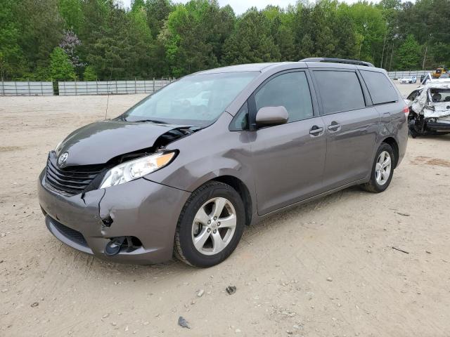 Lot #2501494188 2013 TOYOTA SIENNA LE salvage car