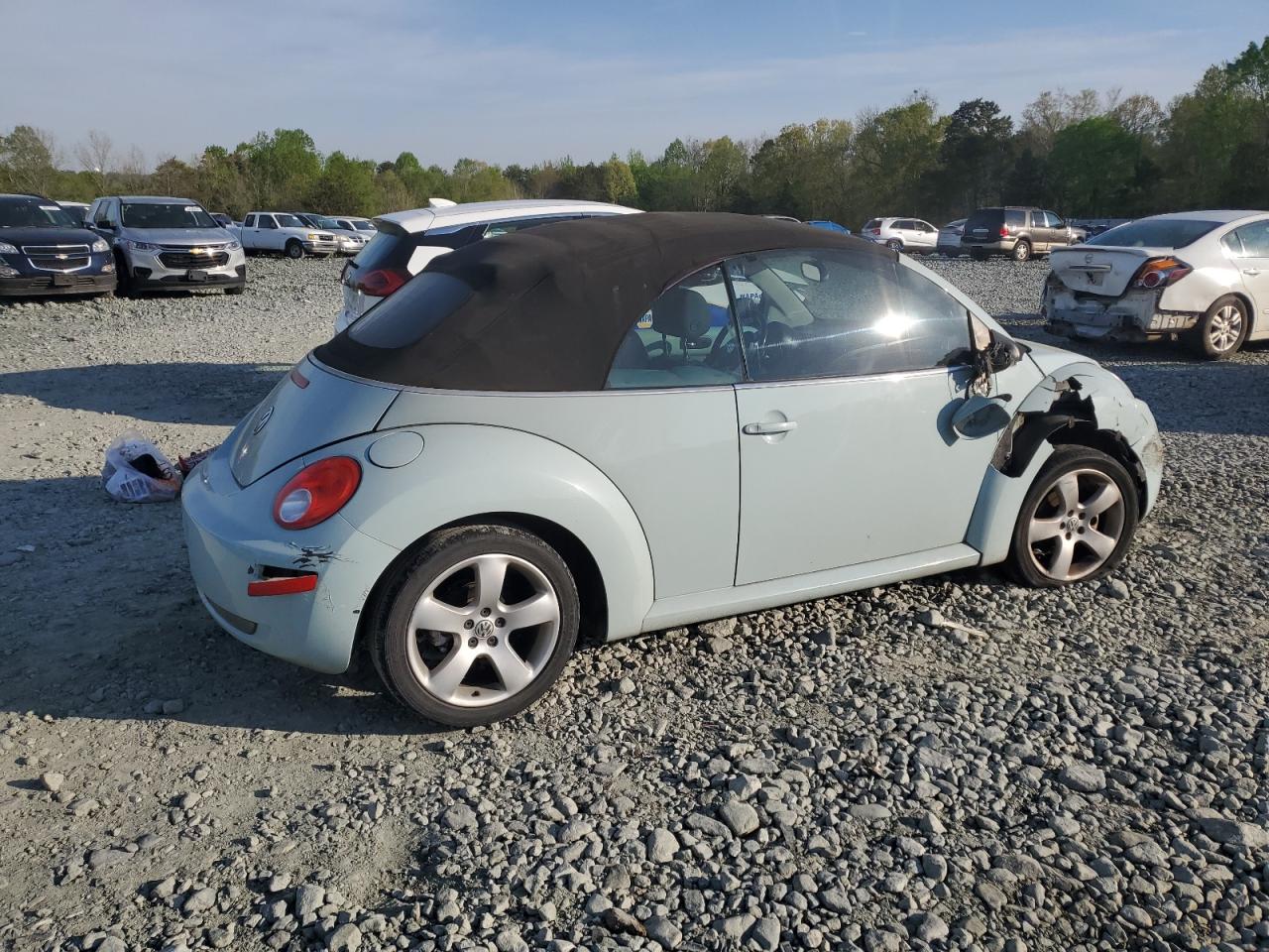 3VWSF31Y16M302266 2006 Volkswagen New Beetle Convertible Option Package 2