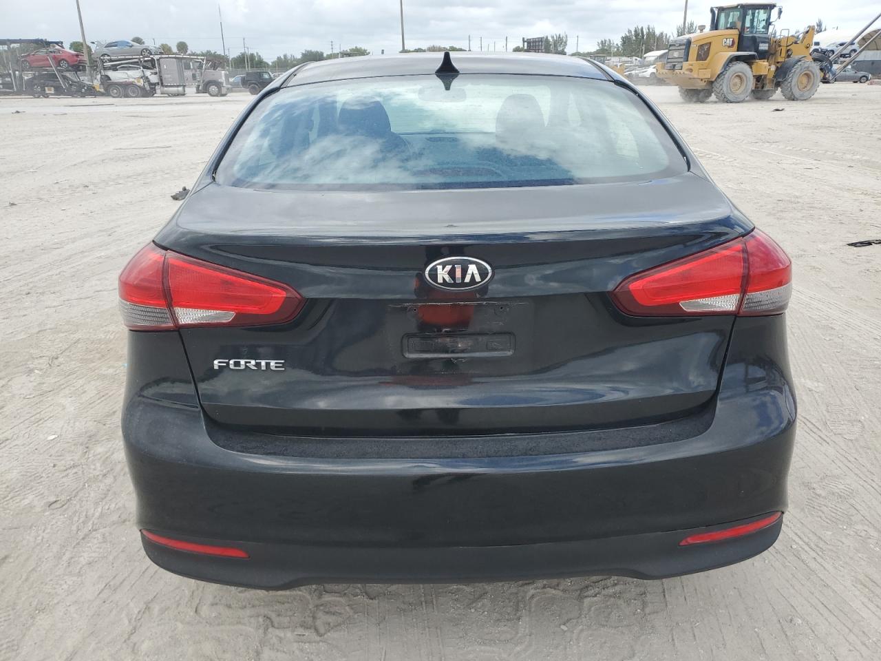 3KPFK4A79HE112600 2017 Kia Forte Lx