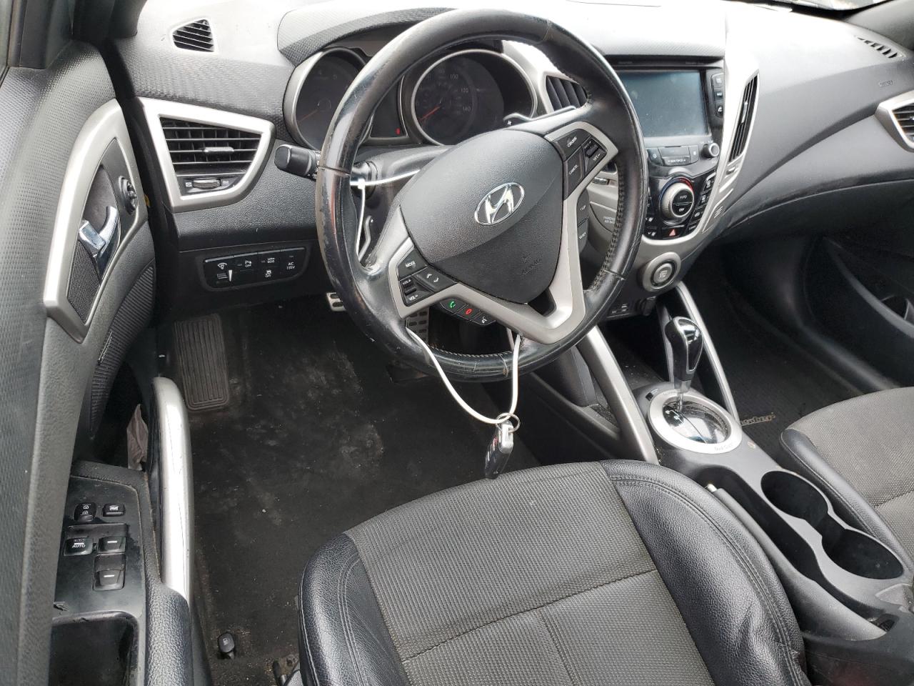 KMHTC6AD5GU303671 2016 Hyundai Veloster