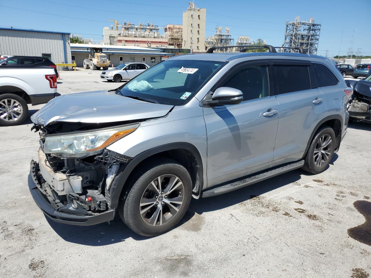 5TDKKRFH9GS122125 2016 Toyota Highlander Xle