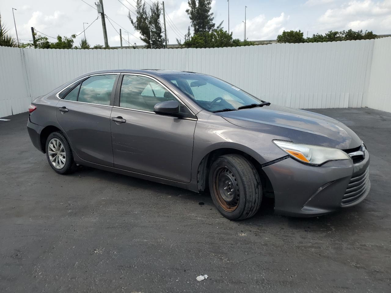 4T1BF1FK9GU252222 2016 Toyota Camry Le