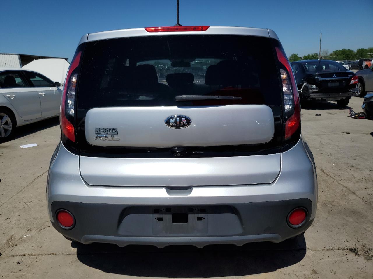 KNDJN2A23J7600893 2018 Kia Soul