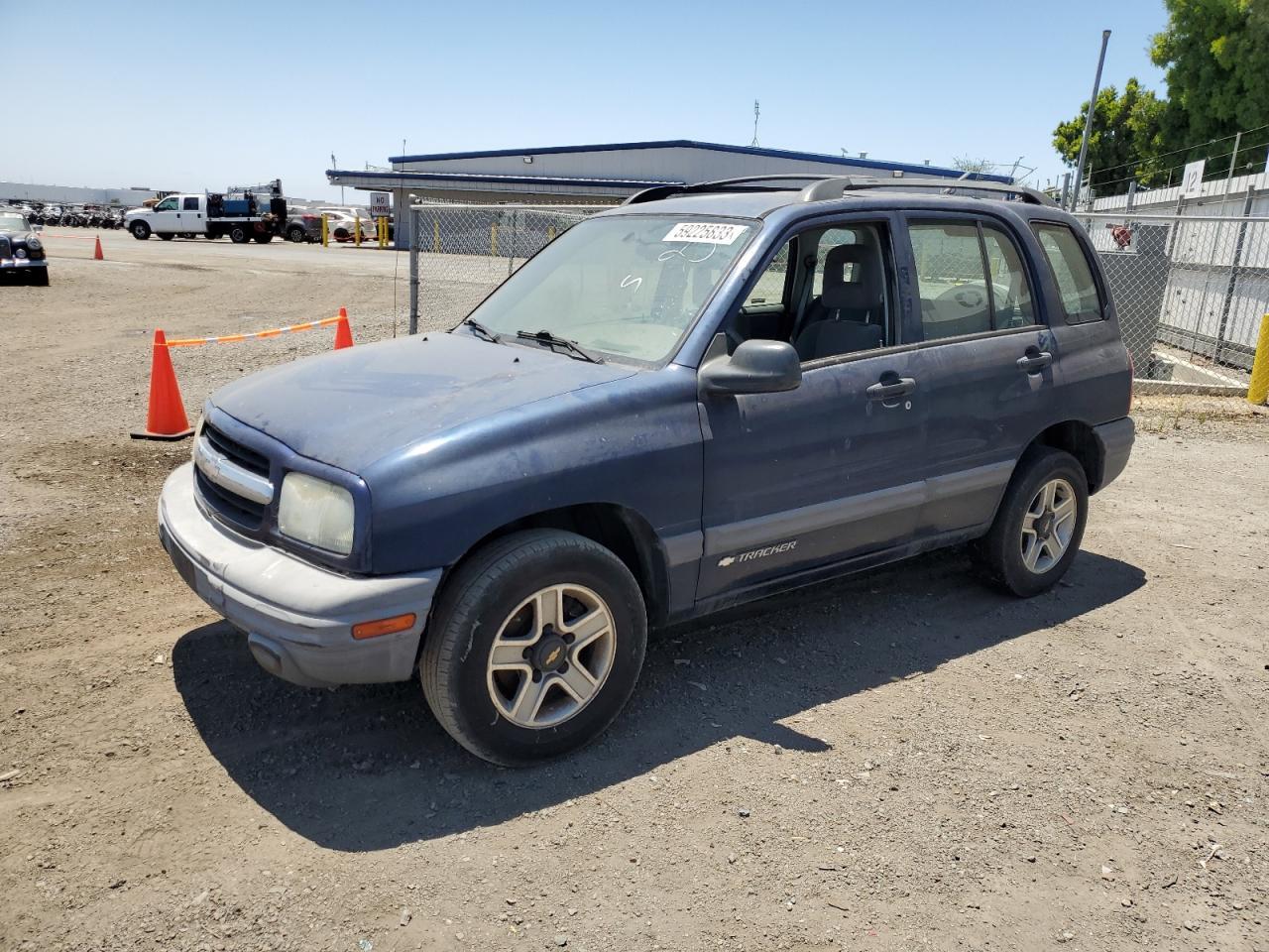 2CNBE13C526938345 2002 Chevrolet Tracker