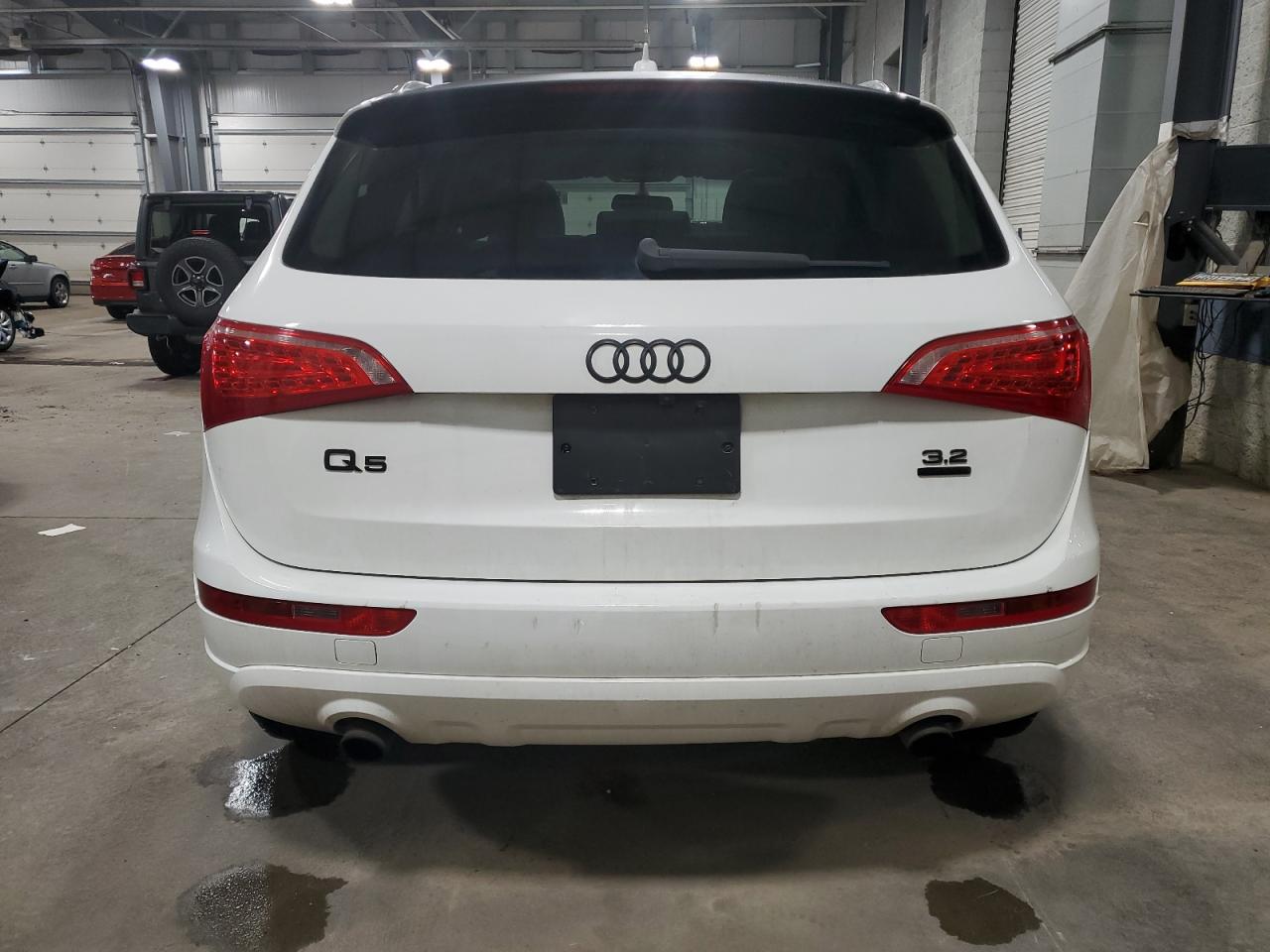 WA1CKAFP8AA022772 2010 Audi Q5 Premium