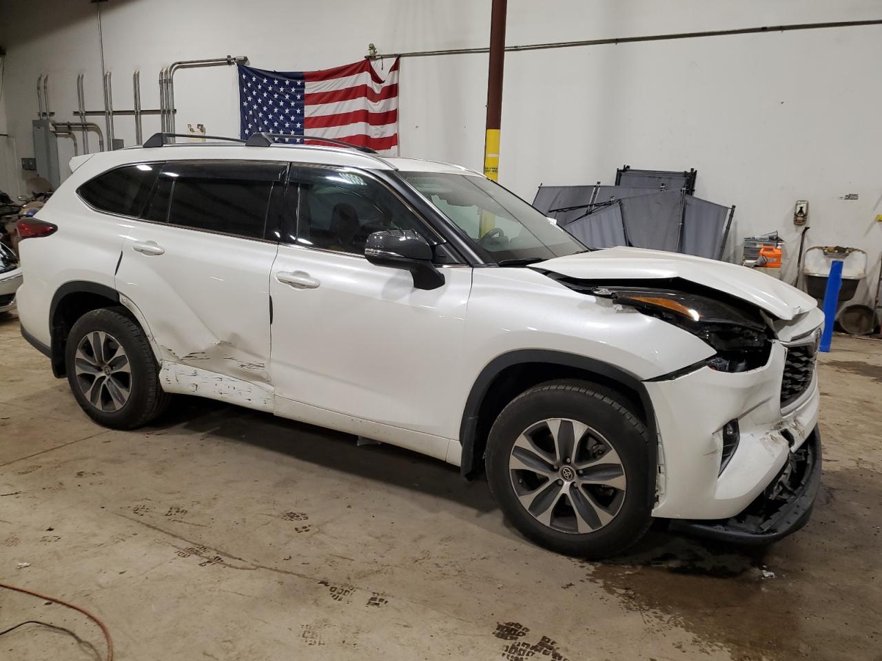5TDGZRBH3MS547469 2021 Toyota Highlander Xle