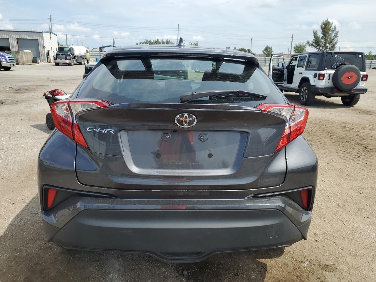 2021 Toyota C-Hr Xle vin: NMTKHMBX1MR119843