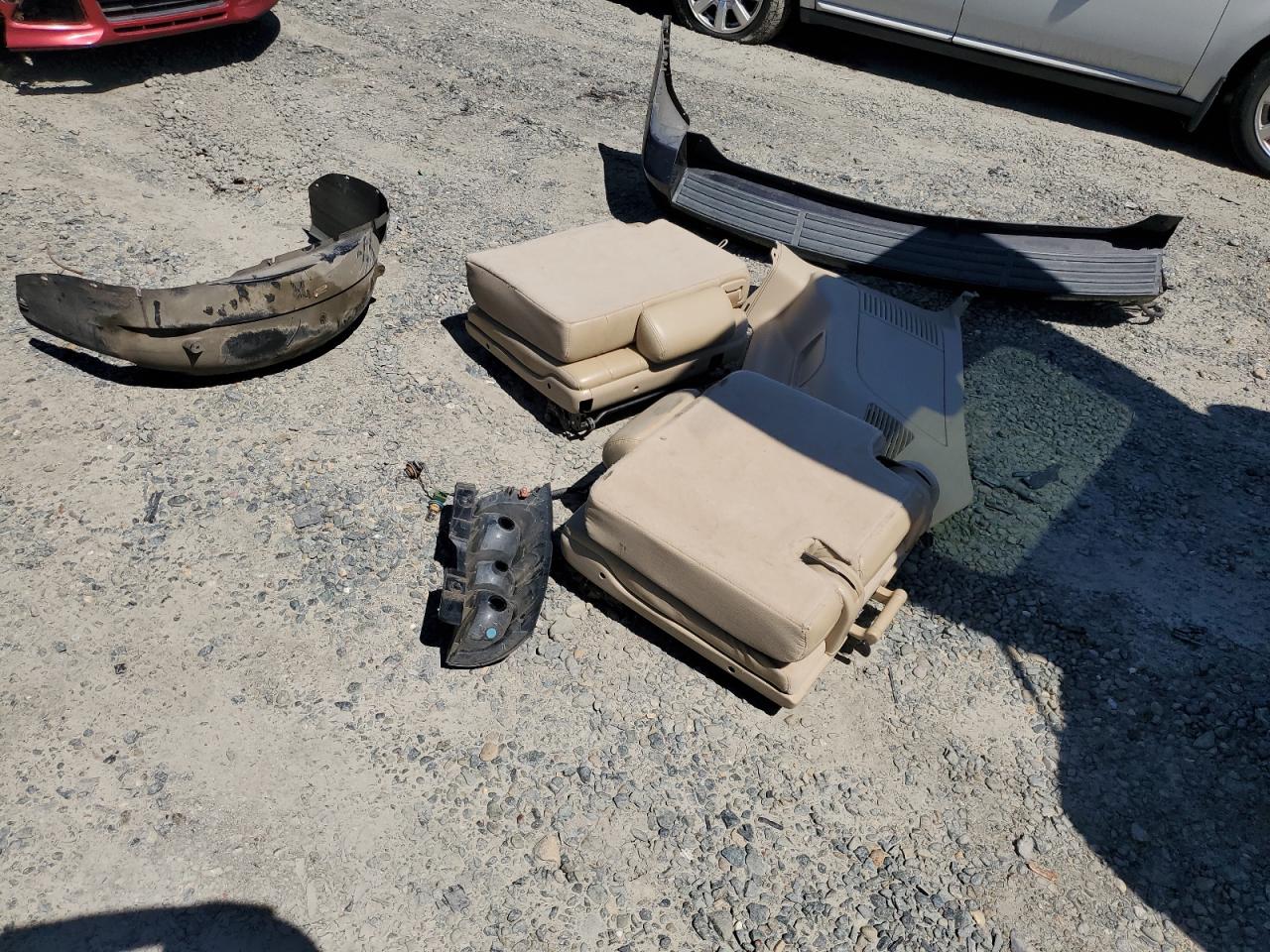 1GNUKBE05AR147323 2010 Chevrolet Tahoe K1500 Lt