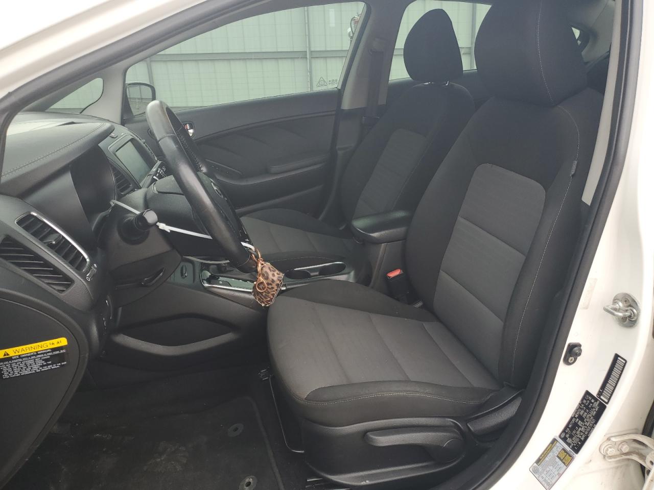 3KPFL4A70JE187625 2018 Kia Forte Lx