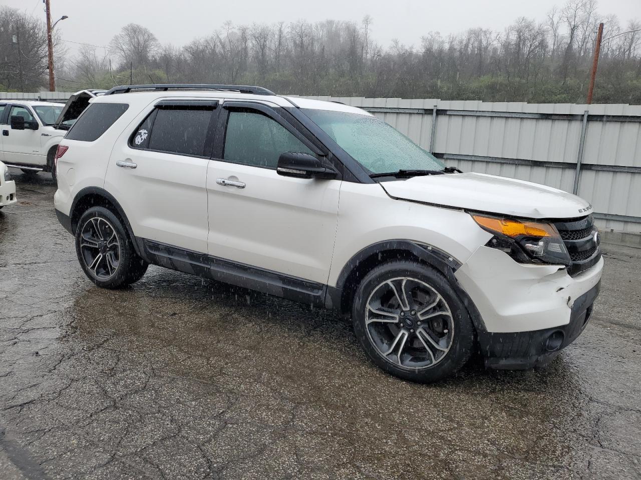 2014 Ford Explorer Sport vin: 1FM5K8GT0EGB39585