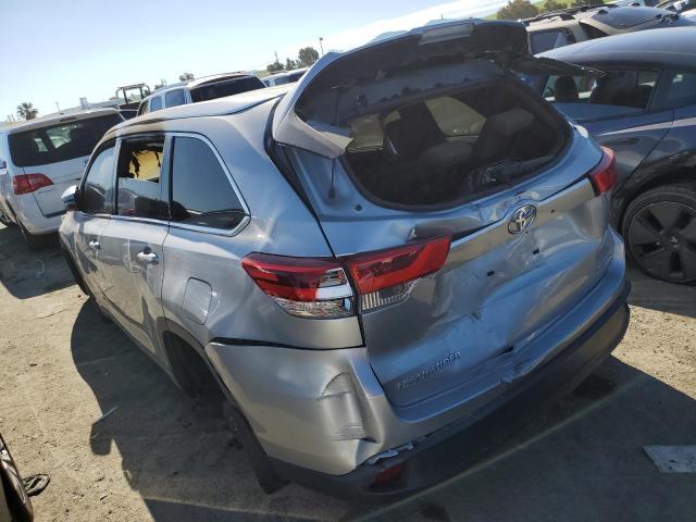 VIN 5TDJZRFH8HS444361 2017 Toyota Highlander, SE no.2