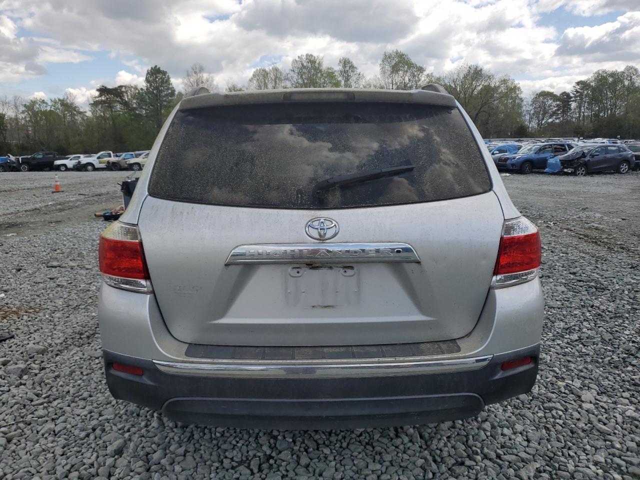 5TDZA3EH1BS015434 2011 Toyota Highlander Base