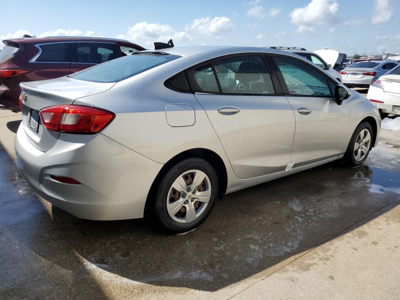 2018 Chevrolet Cruze Ls vin: 1G1BC5SM1J7188378