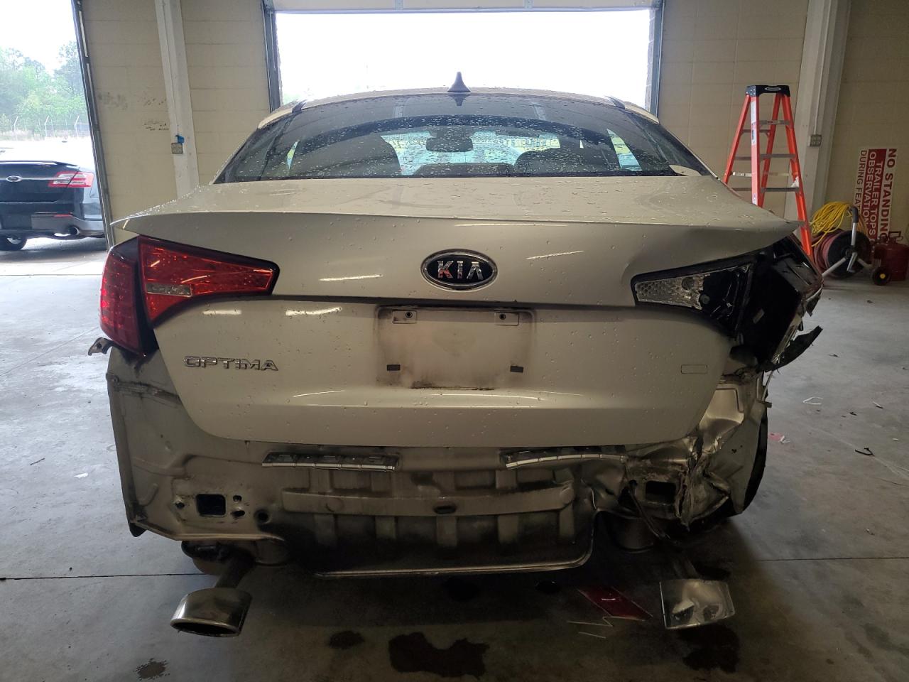 KNAGM4A74B5170970 2011 Kia Optima Lx