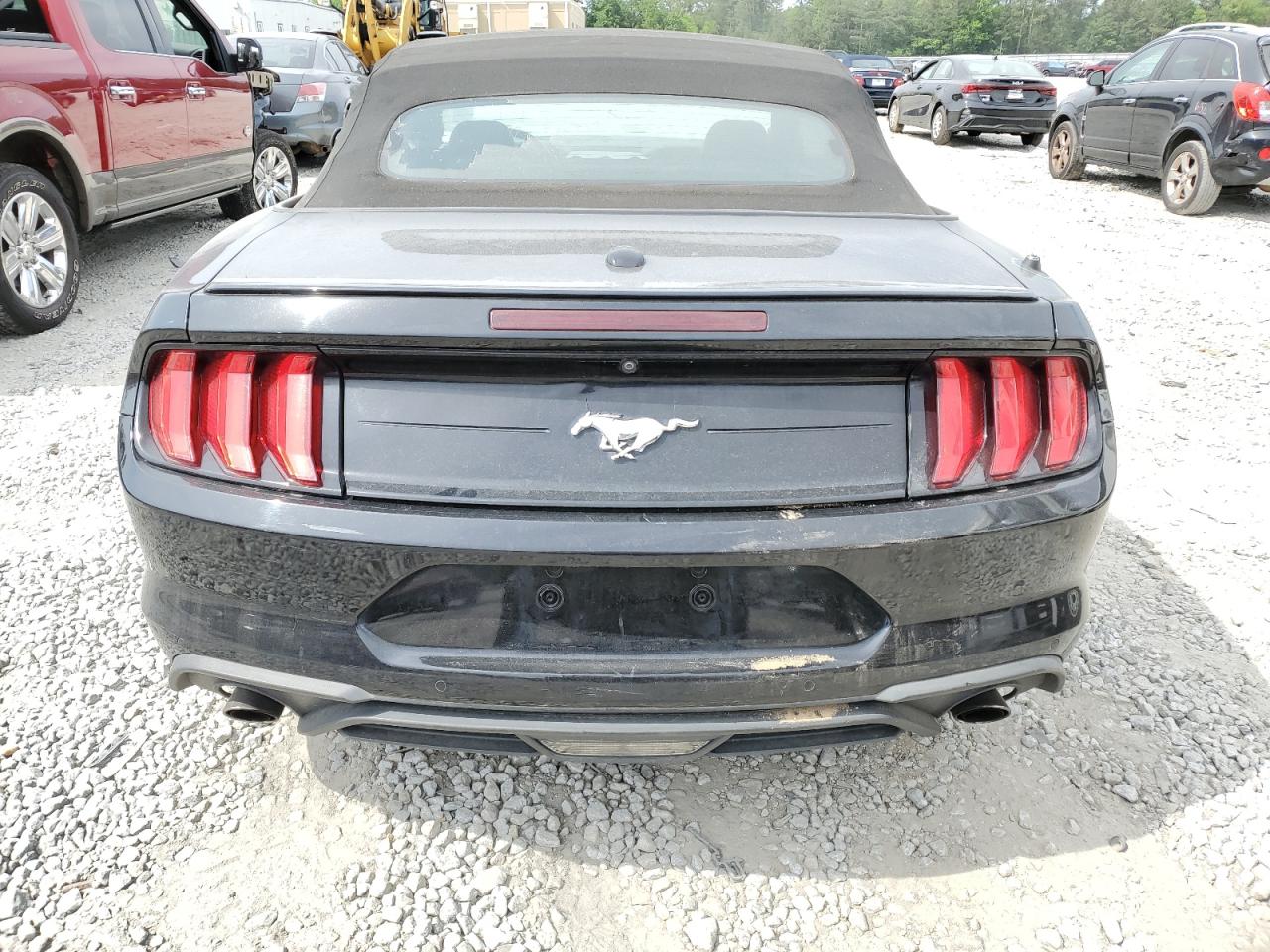 1FATP8UH1J5115319 2018 Ford Mustang