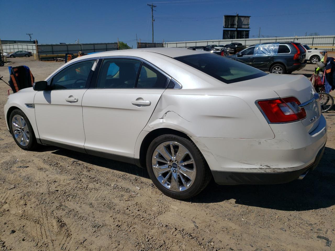 1FAHP2FW4BG132135 2011 Ford Taurus Limited