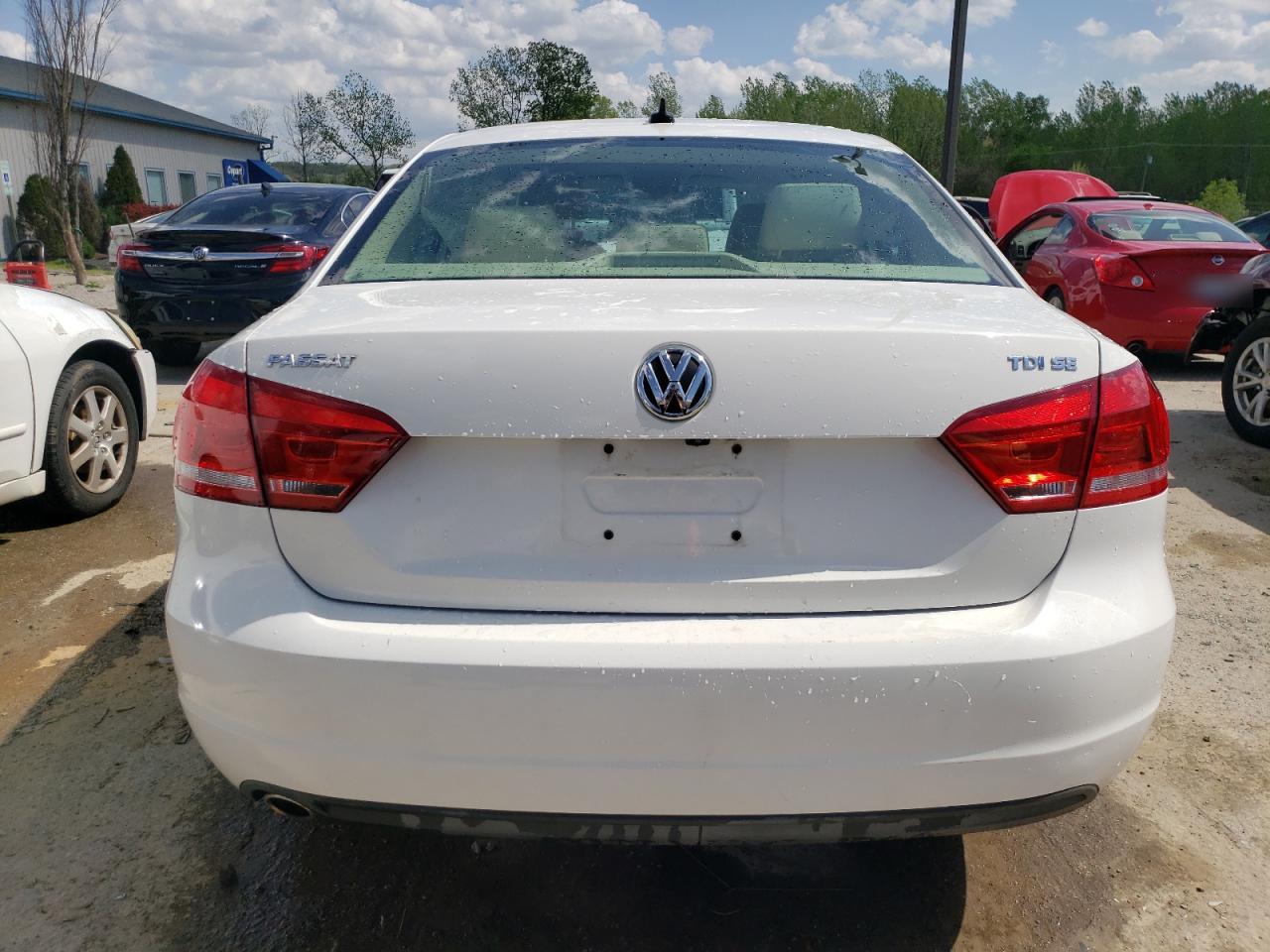 2015 Volkswagen Passat Se vin: 1VWBV7A38FC022151