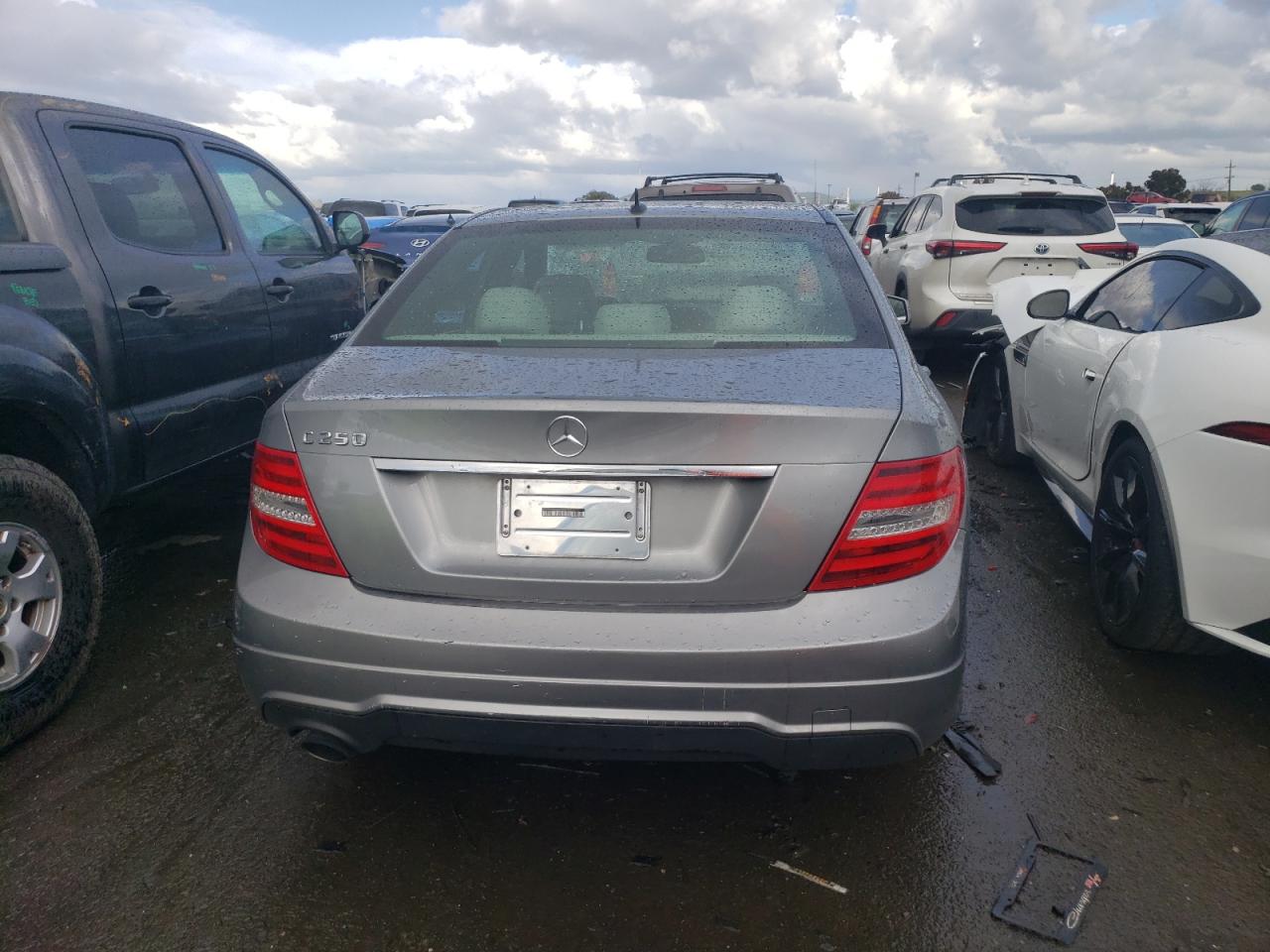 WDDGF4HB2DA856027 2013 Mercedes-Benz C 250