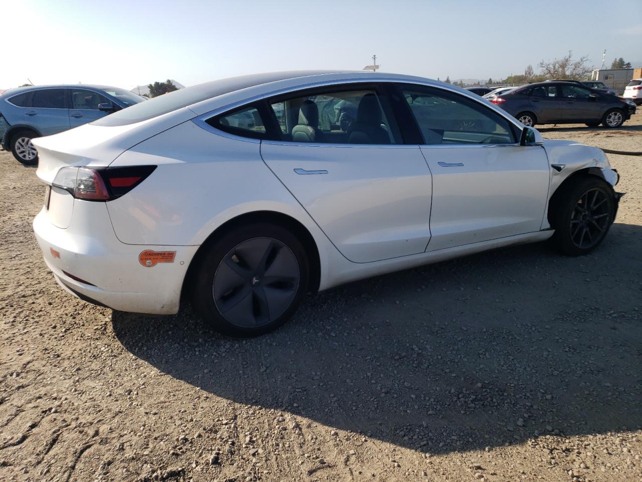 2020 Tesla Model 3 vin: 5YJ3E1EA9LF613438